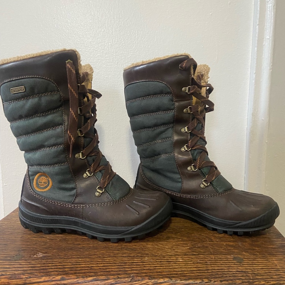 Timberland Women’s  size 7.5 Winter Waterproof Lace-Up Boots